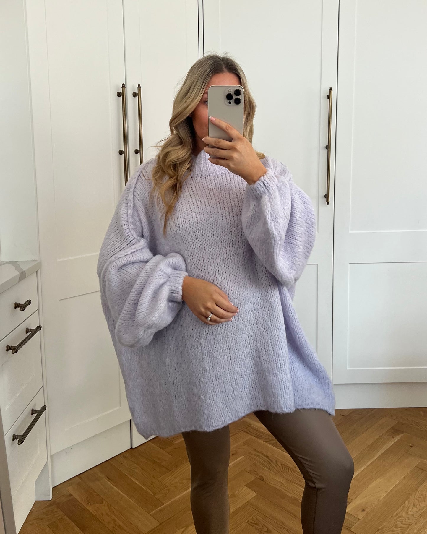 OVERSIZED WOOL JUMPERS