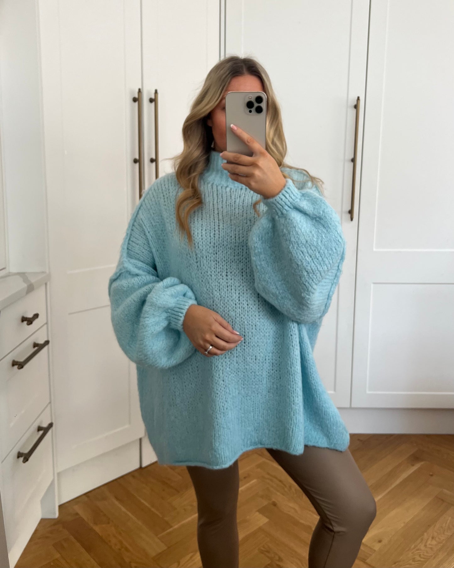 OVERSIZED WOOL JUMPERS