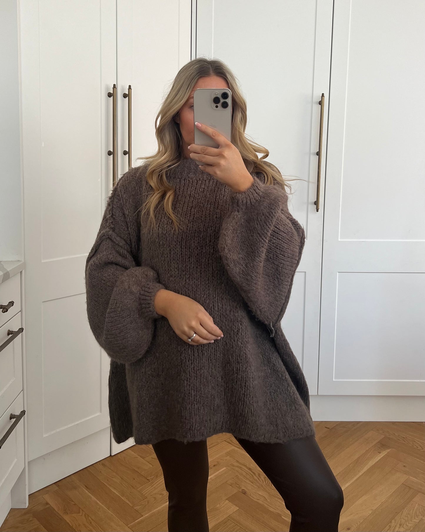 OVERSIZED WOOL JUMPERS