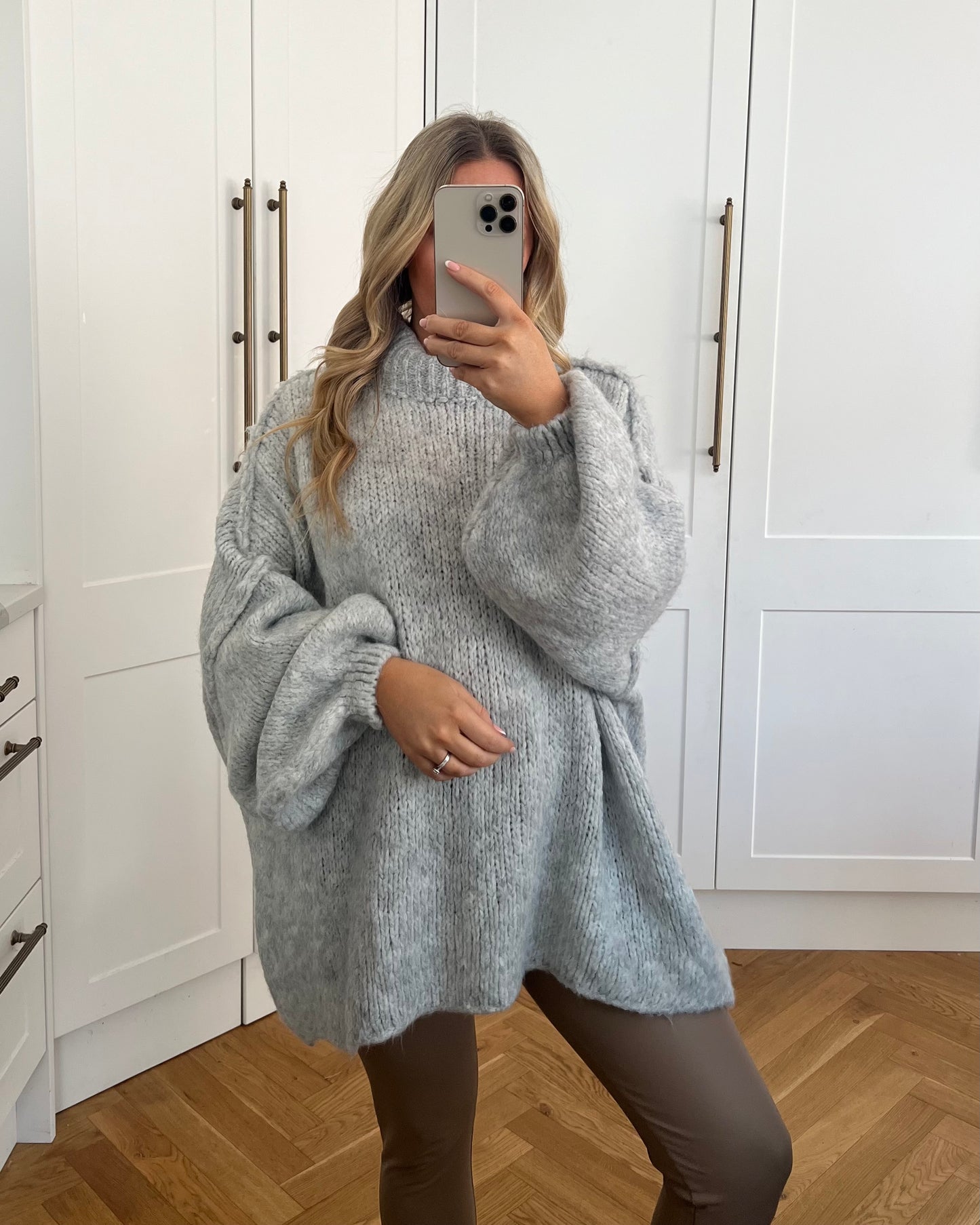OVERSIZED WOOL JUMPERS