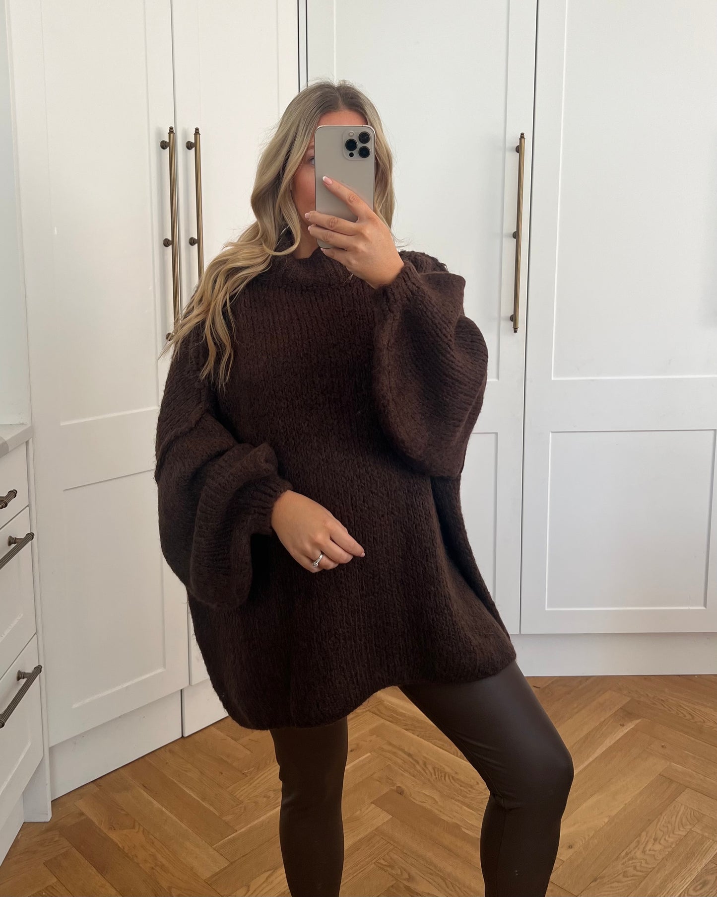 OVERSIZED WOOL JUMPERS