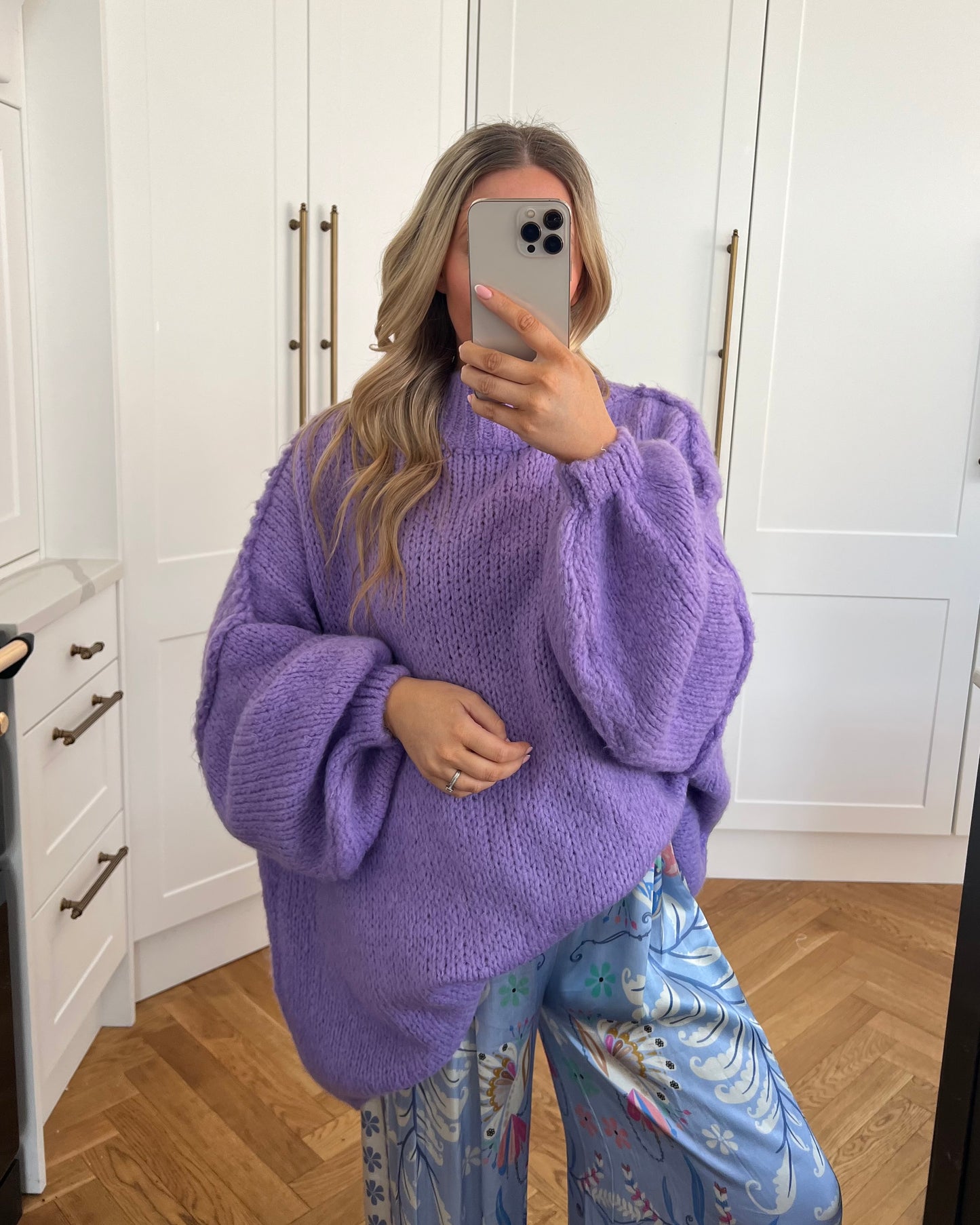 OVERSIZED WOOL JUMPERS