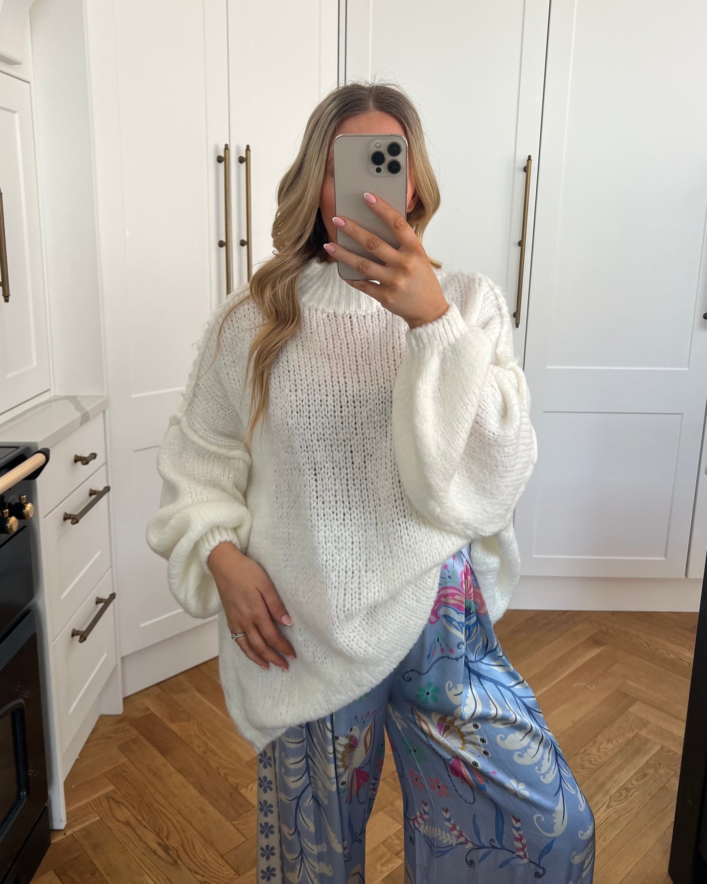 OVERSIZED WOOL JUMPERS