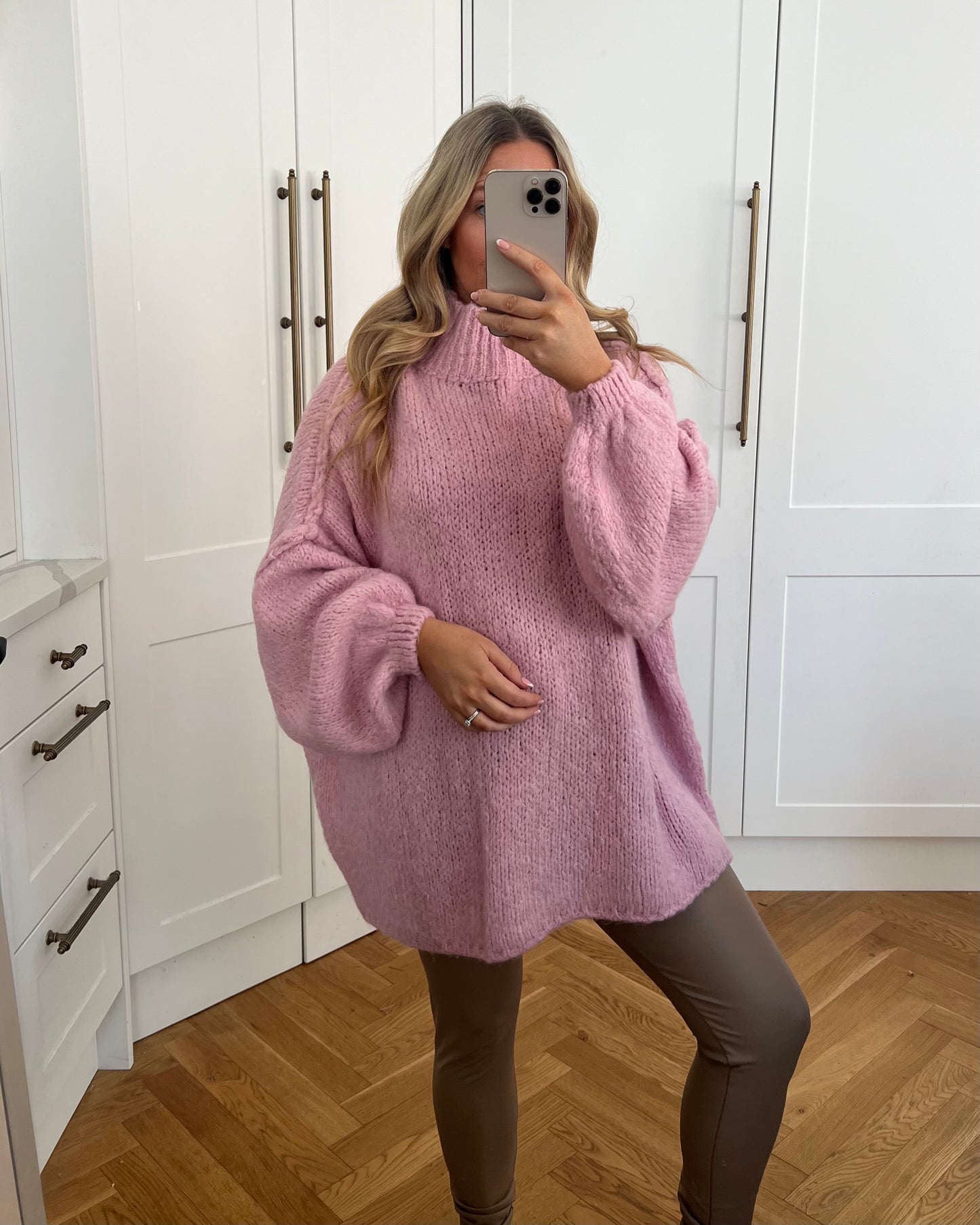 OVERSIZED WOOL JUMPERS