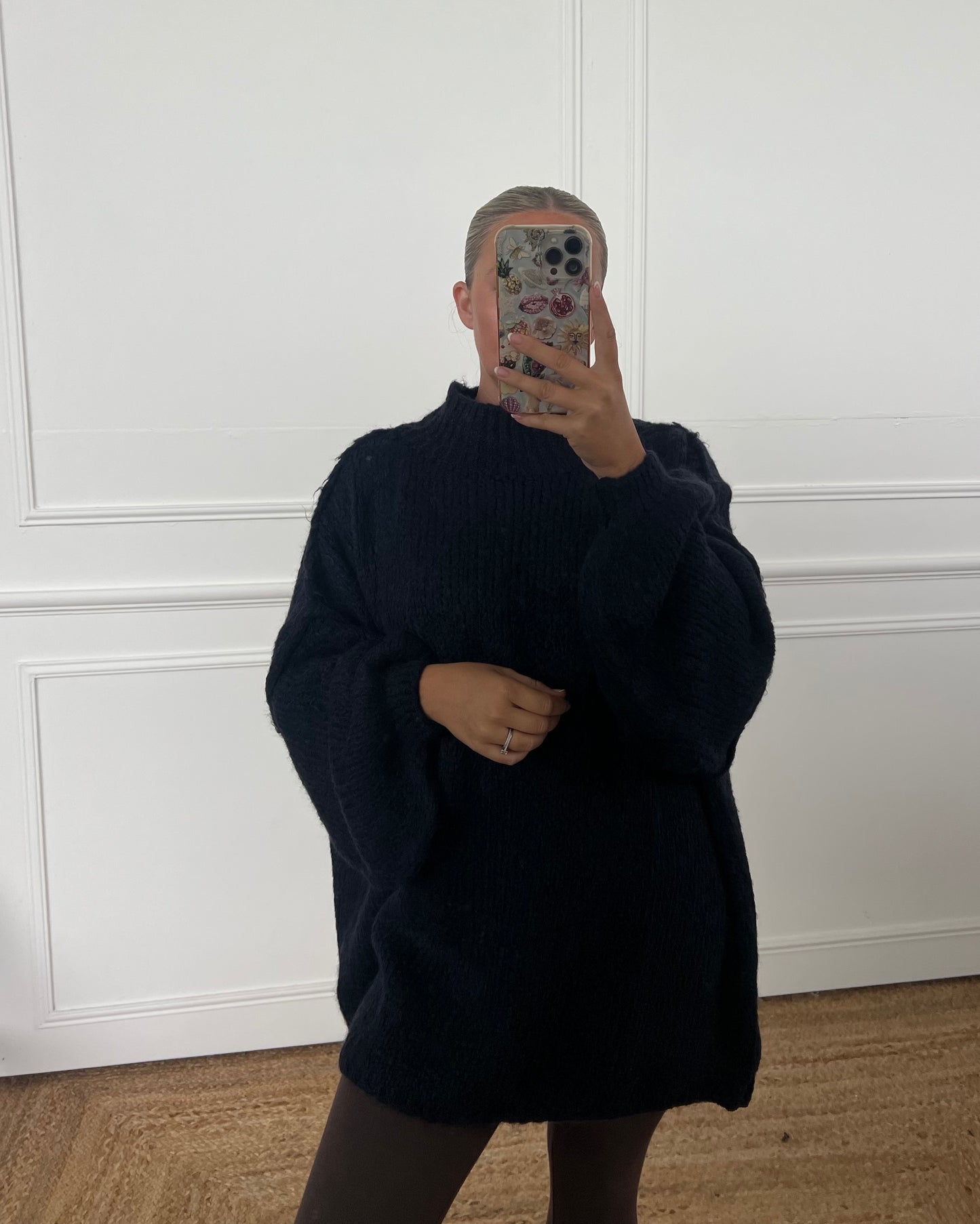 OVERSIZED WOOL JUMPERS