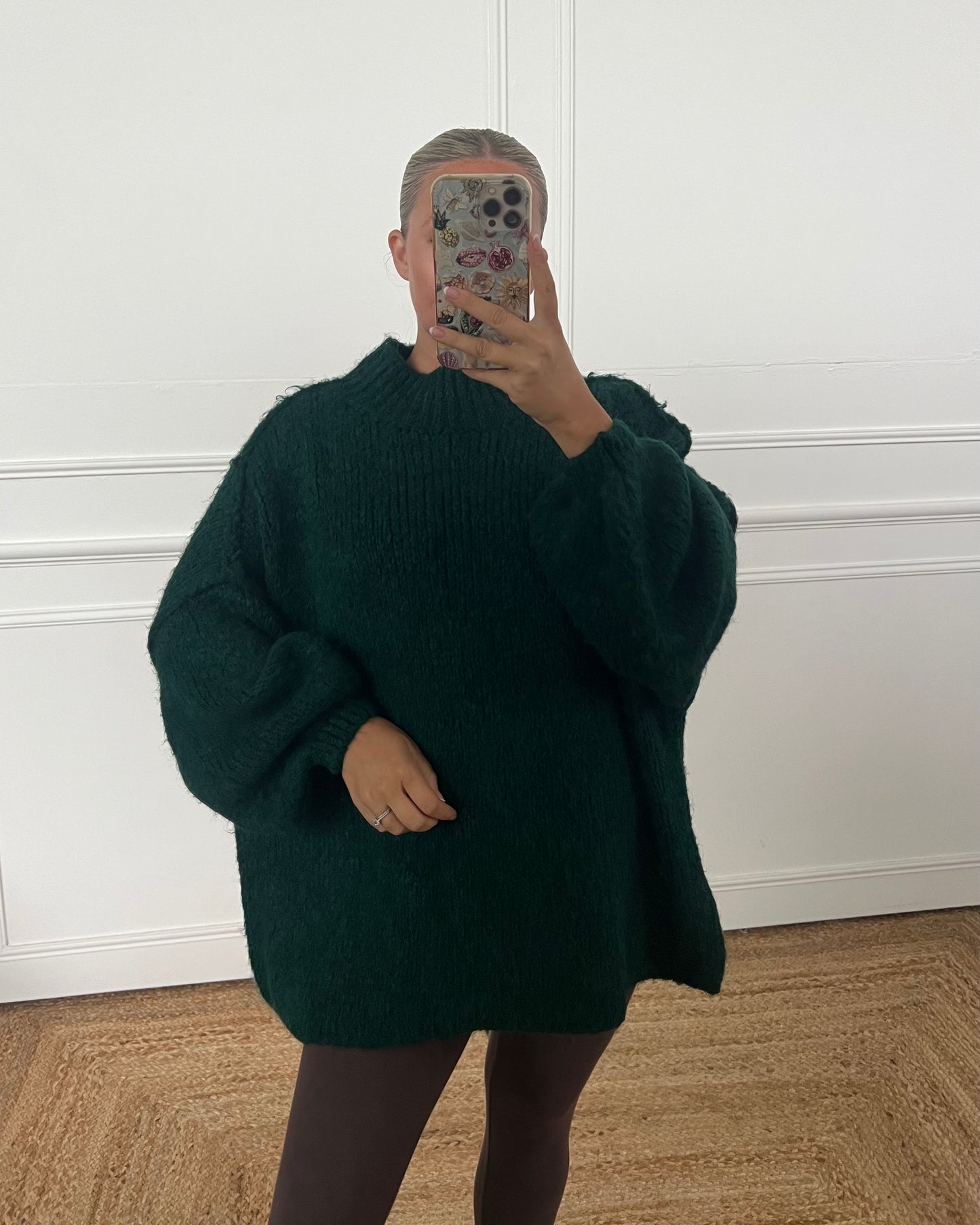 OVERSIZED WOOL JUMPERS