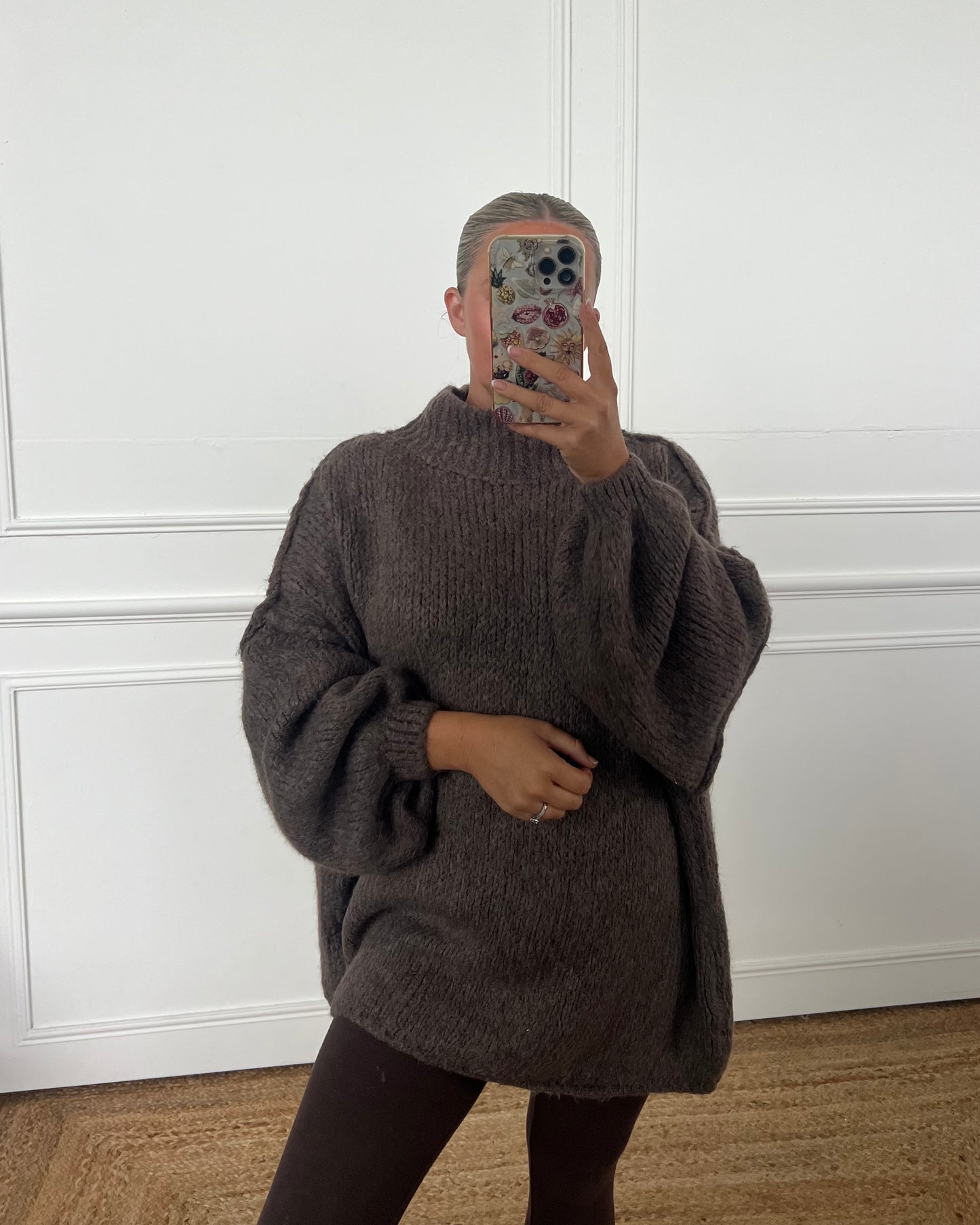 OVERSIZED WOOL JUMPERS