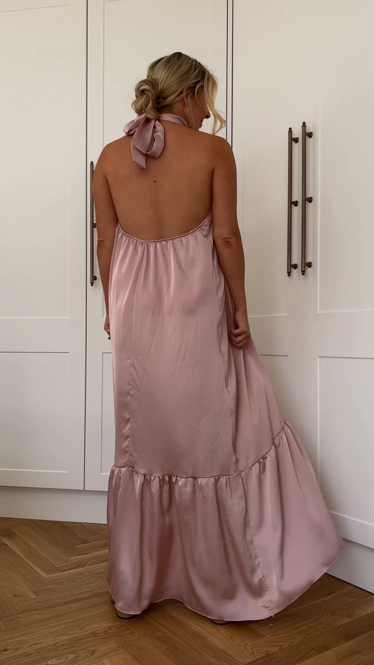 SATIN SCOOP BACK HALTERNECK DRESS