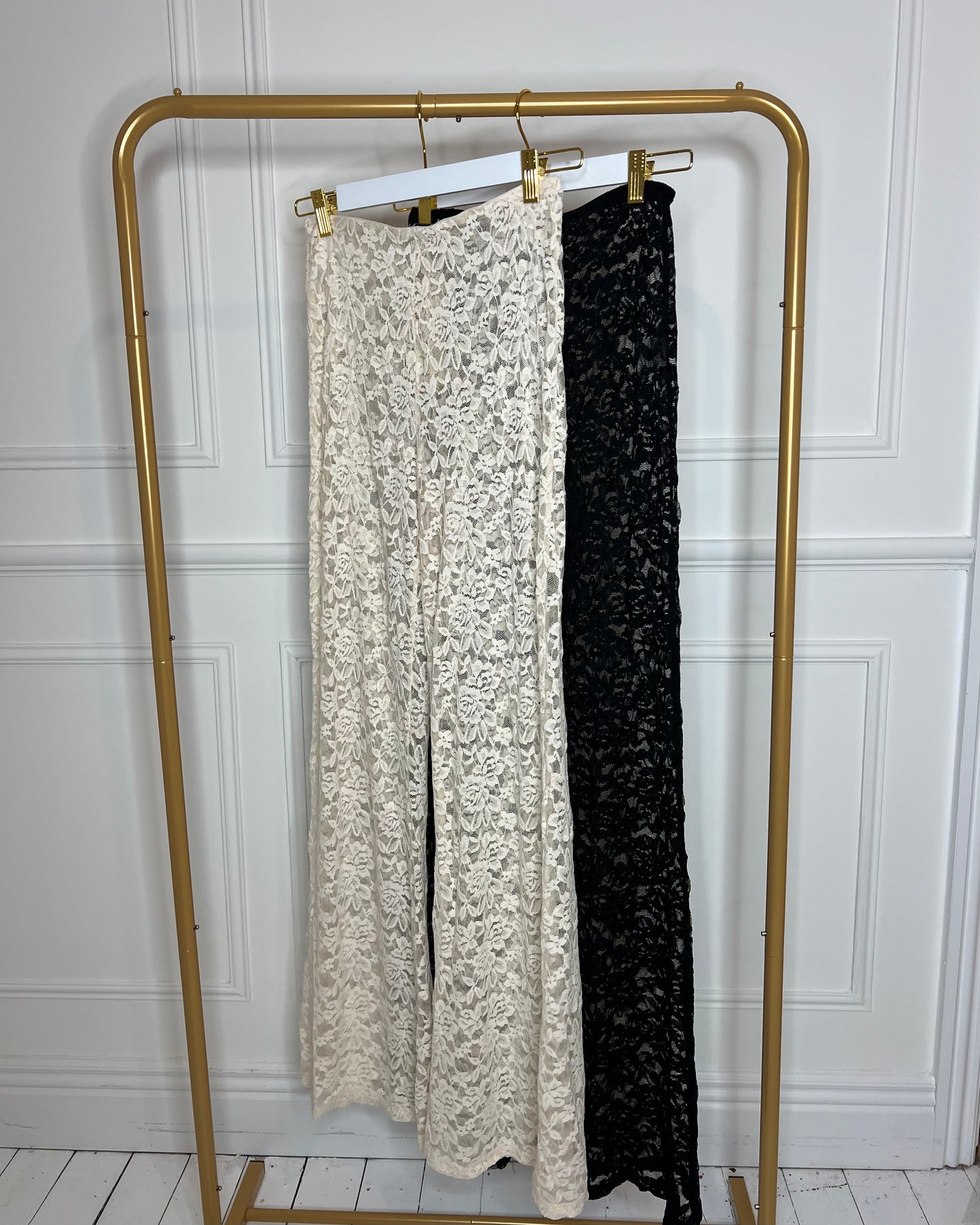 SHEER FLORAL LACE TROUSER