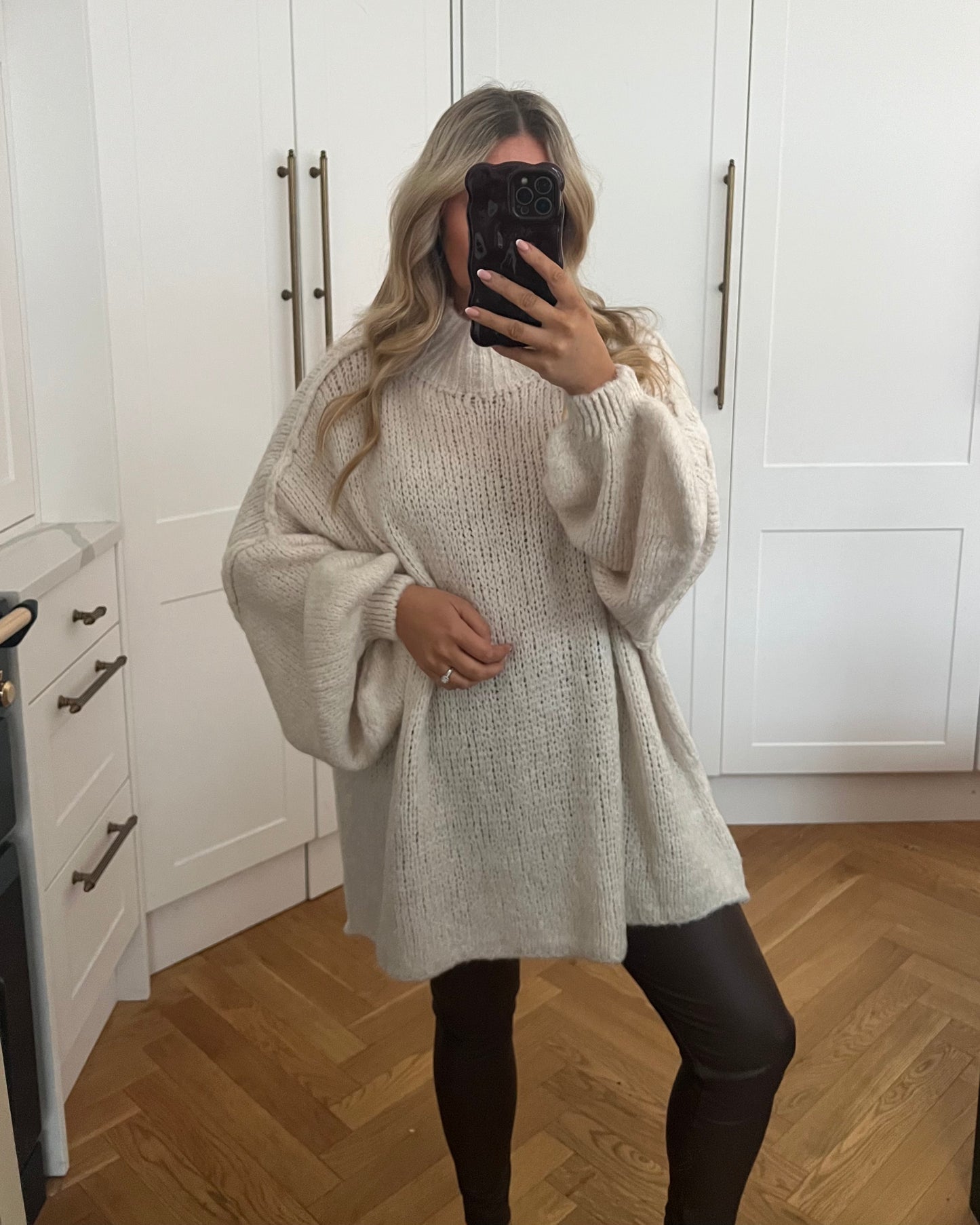 OVERSIZED WOOL JUMPERS