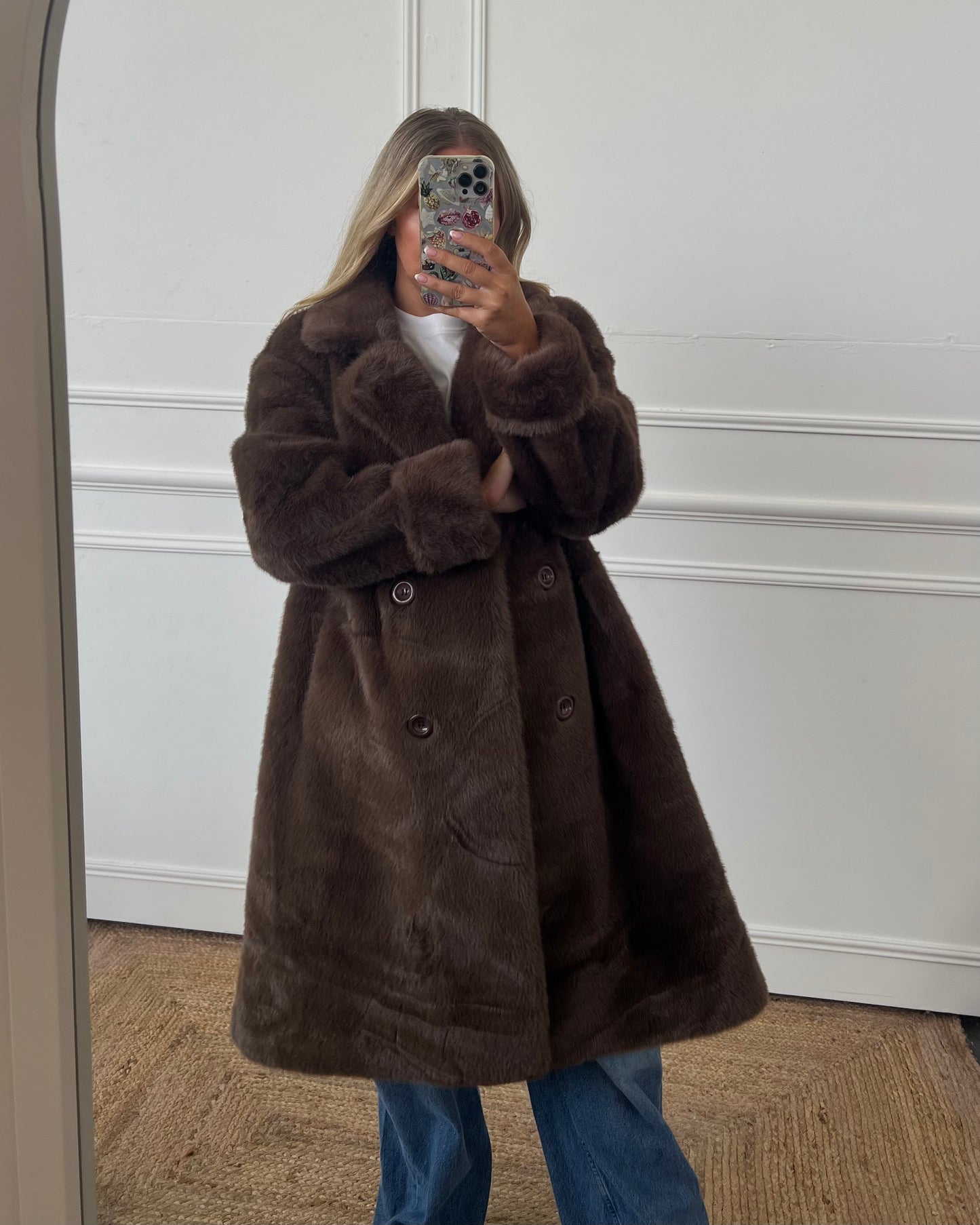 CHOCOLATE BROWN FAUX FUR