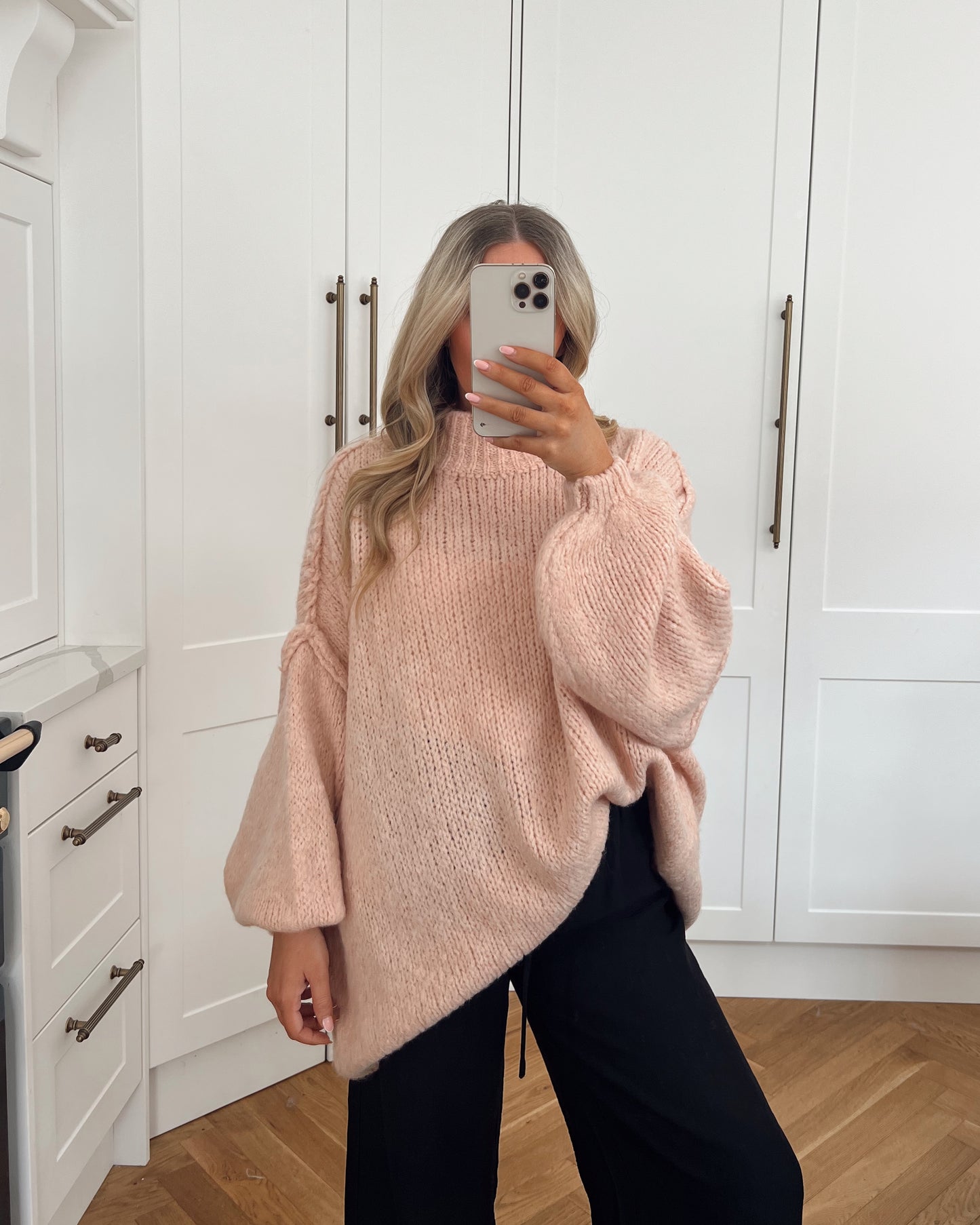 OVERSIZED WOOL JUMPERS