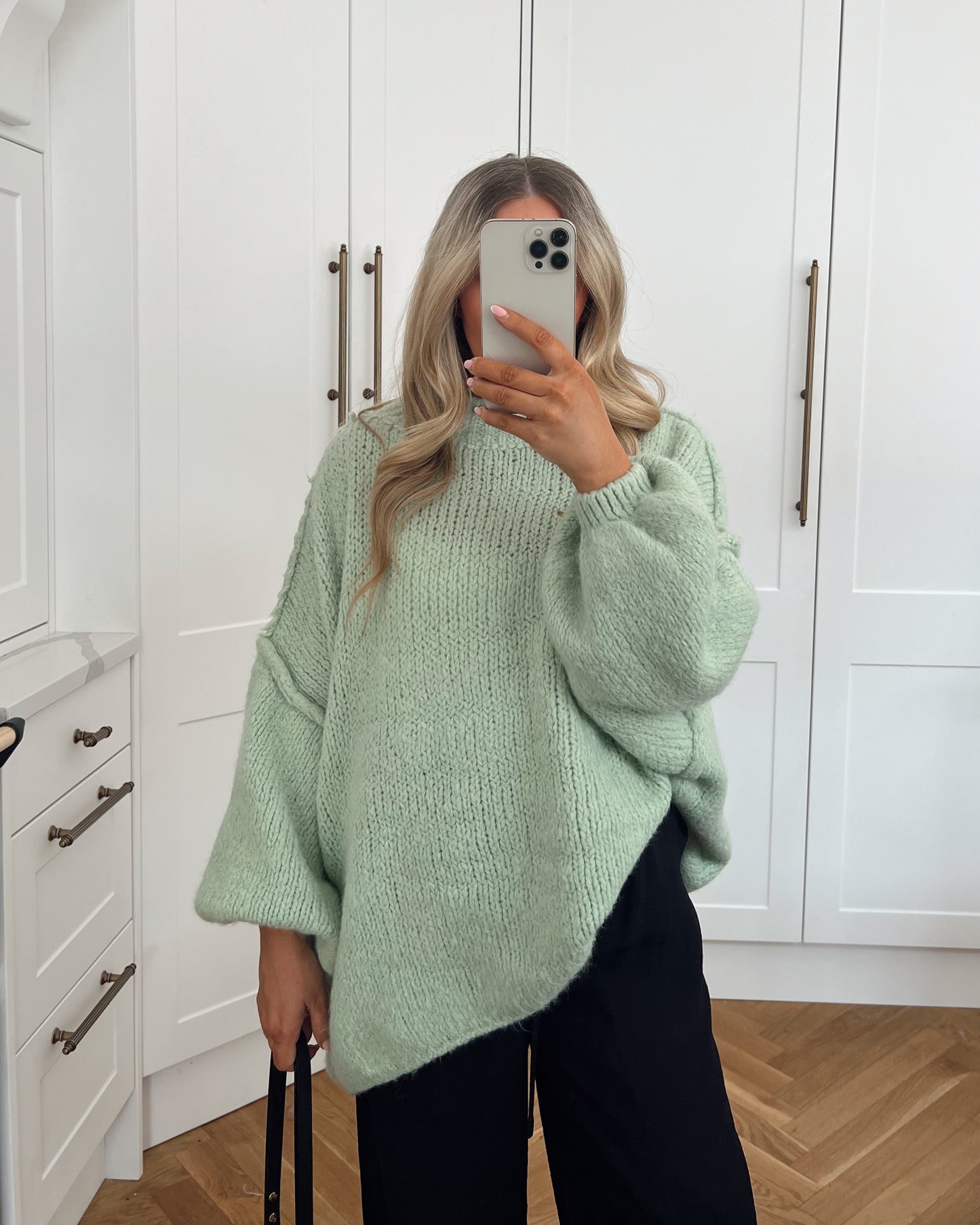 OVERSIZED WOOL JUMPERS