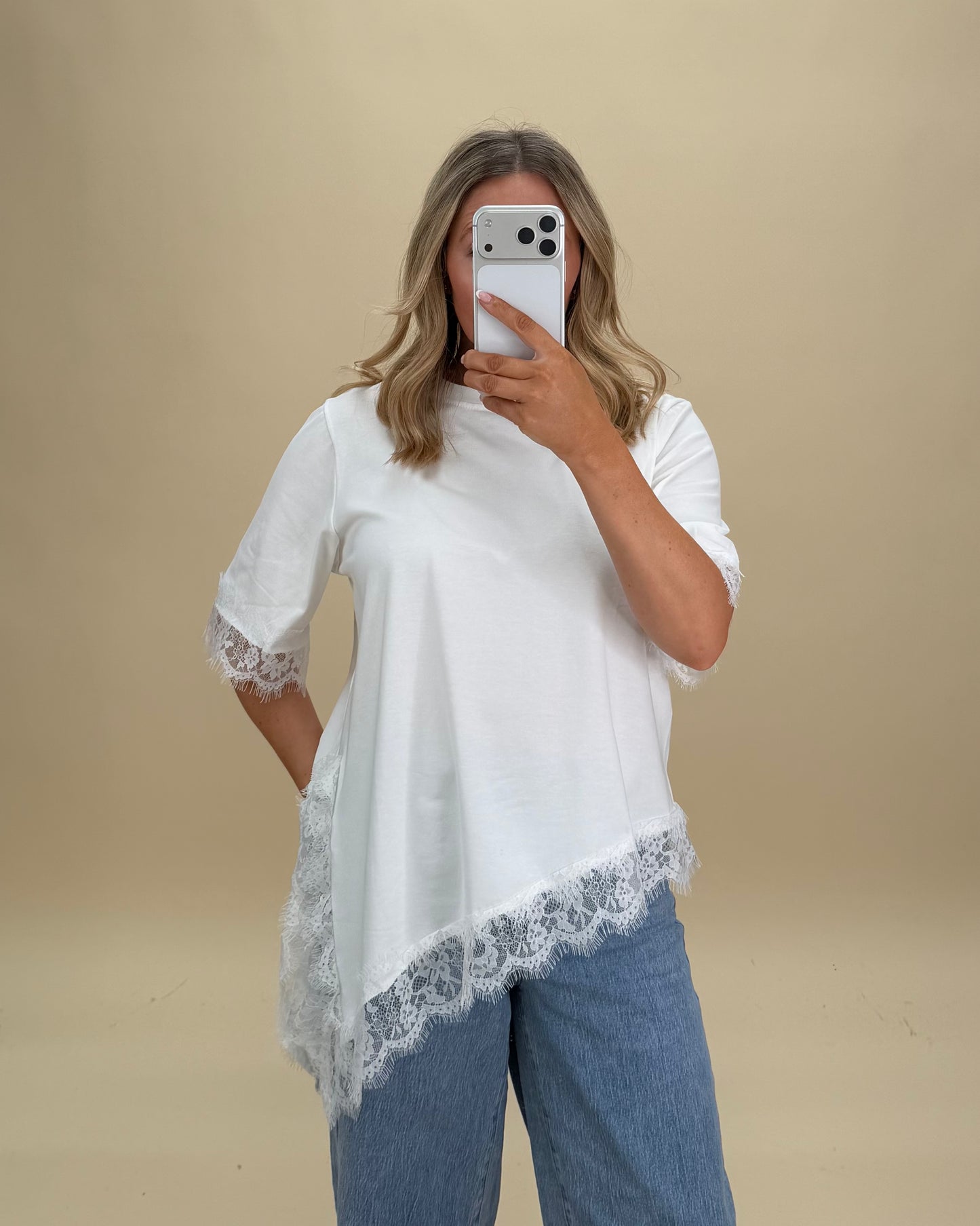 LACE TRIM COTTON T-SHIRT ASYMMETRIC HEM