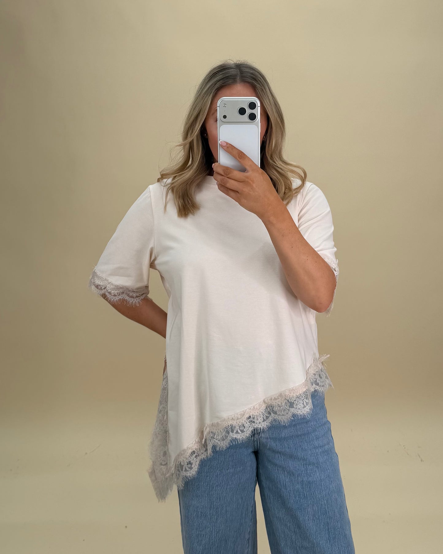 LACE TRIM COTTON T-SHIRT ASYMMETRIC HEM