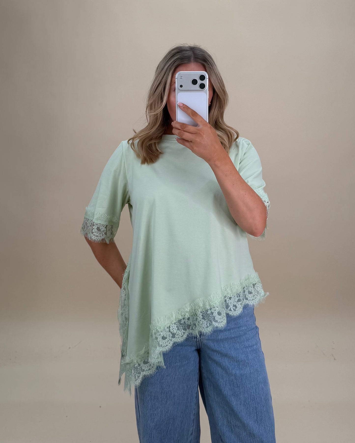 LACE TRIM COTTON T-SHIRT ASYMMETRIC HEM