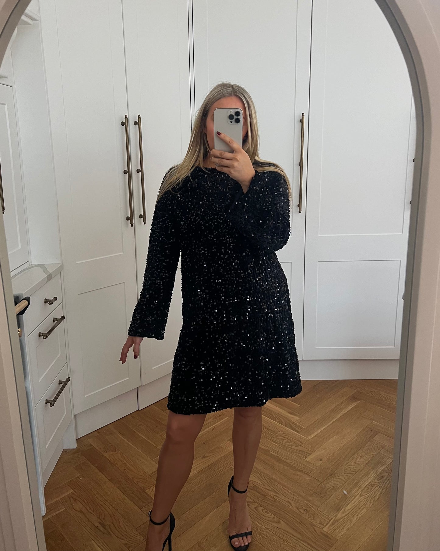SEQUIN VELVET BOW BACK DRESS - BLACK