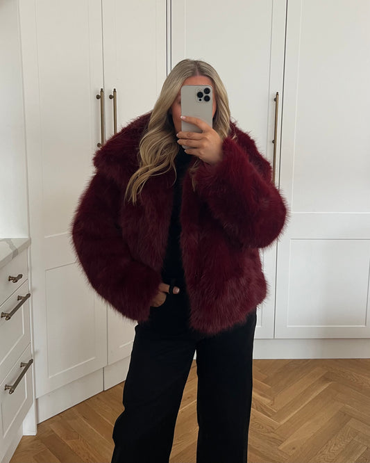 CROPPED FAUX FUR - BURGUNDY