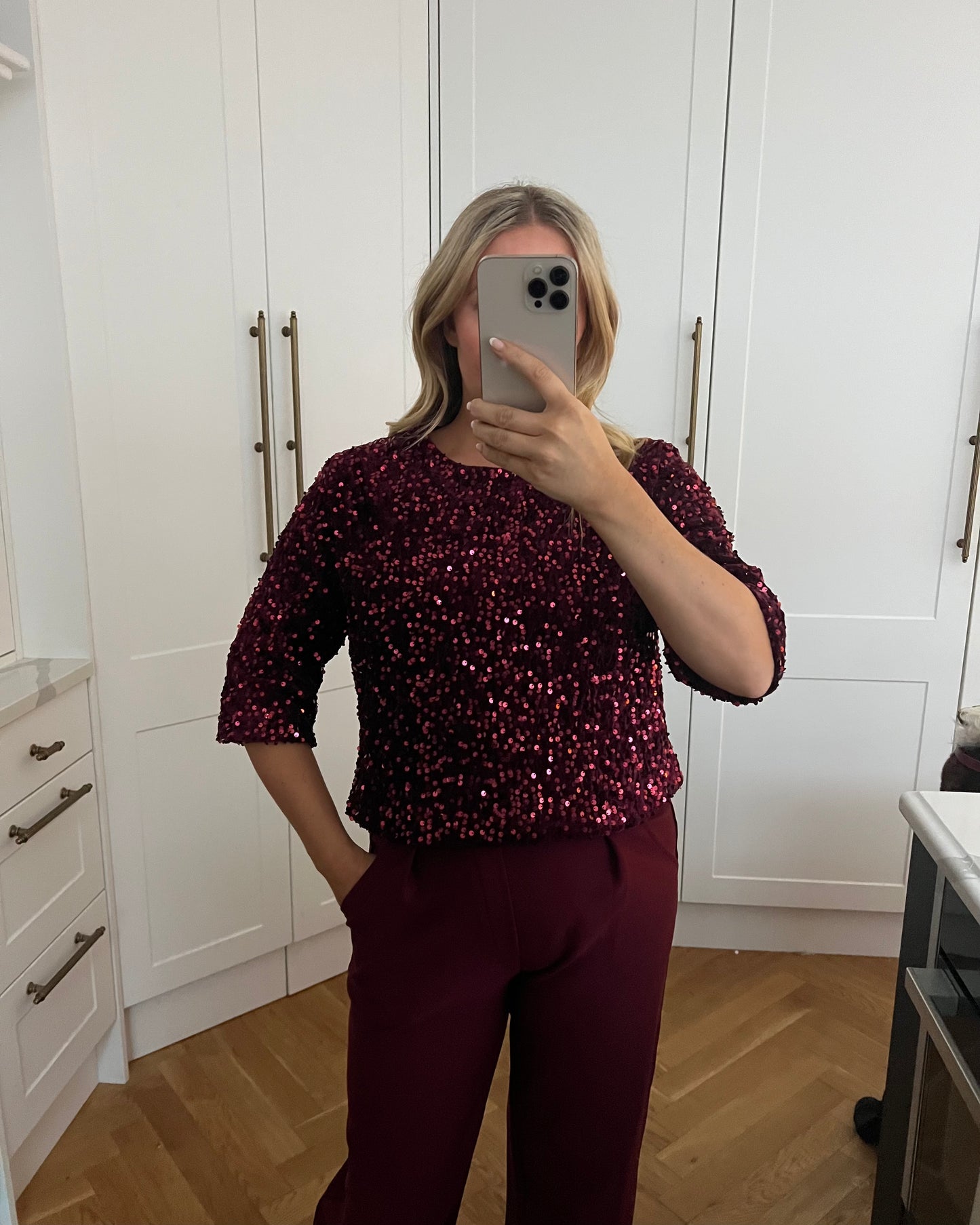 SEQUIN QUARTER SLEEVE CROP TOP