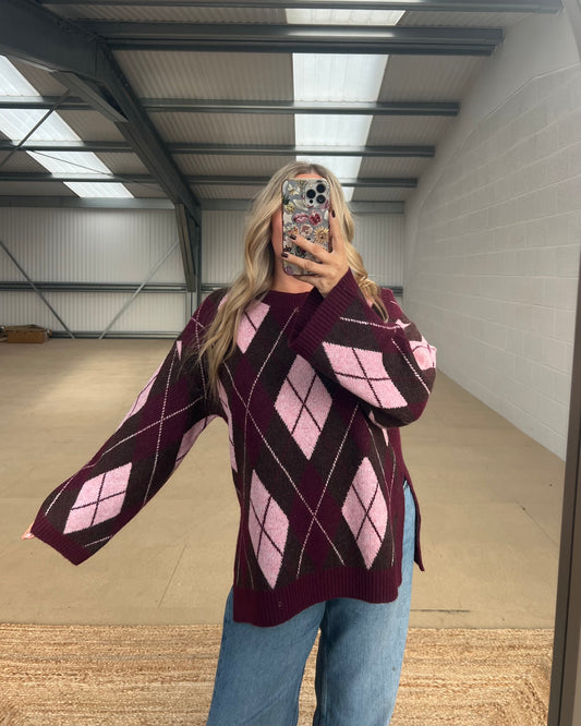 WINE ARGYLE JUMPER