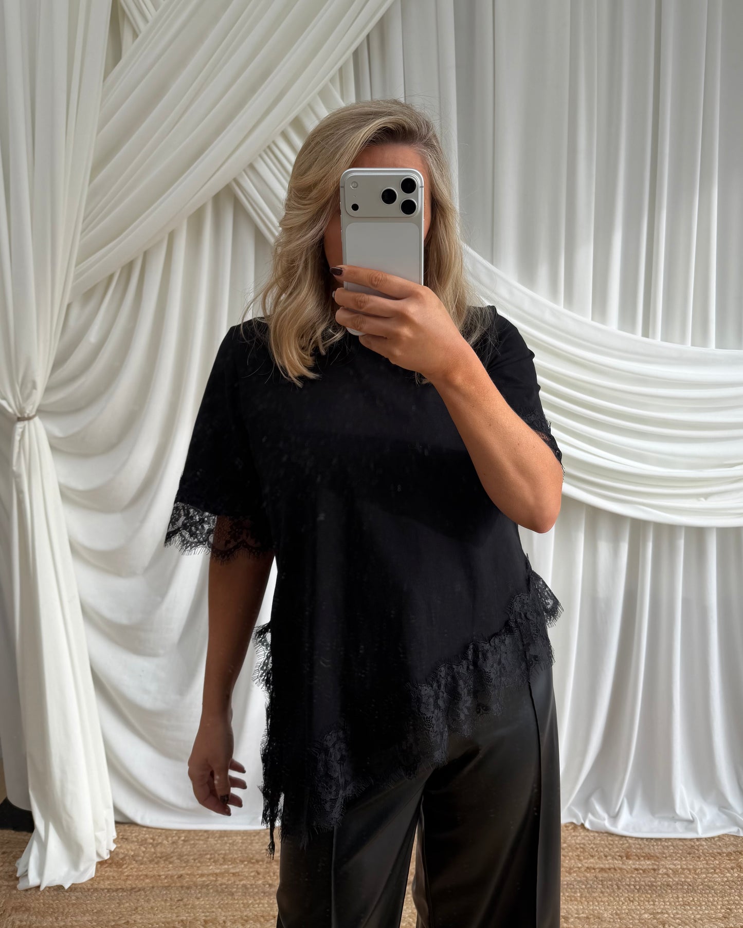 LACE TRIM COTTON T-SHIRT ASYMMETRIC HEM