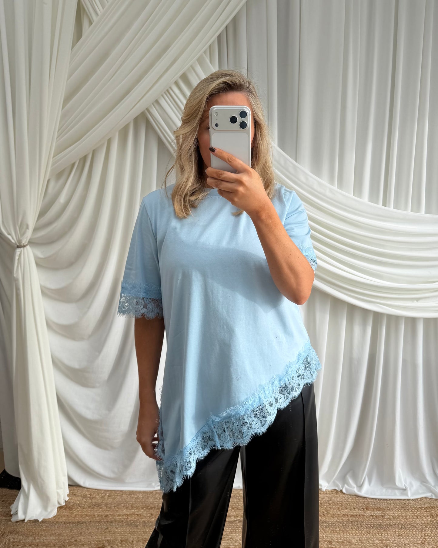 LACE TRIM COTTON T-SHIRT ASYMMETRIC HEM