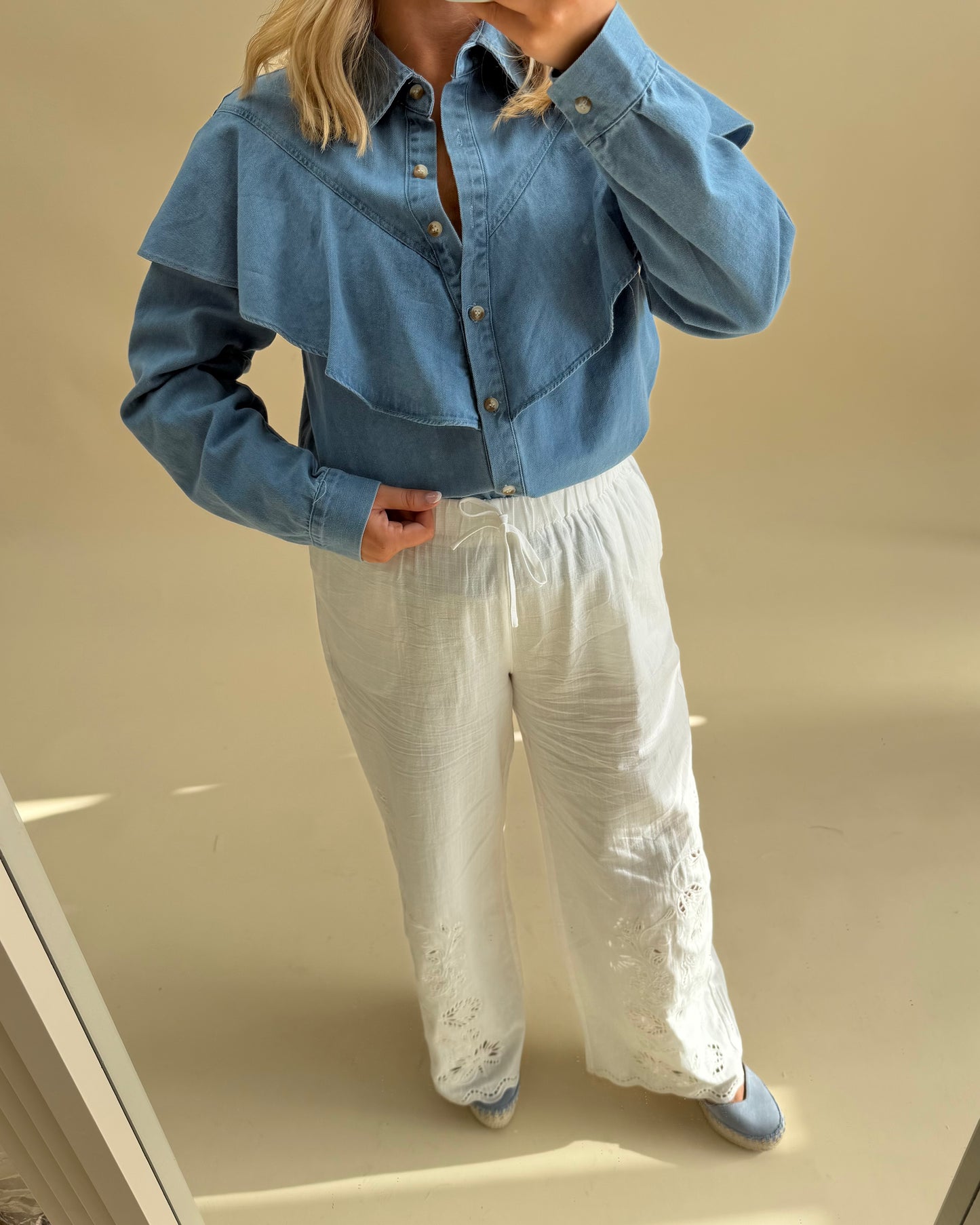 CUT OUT DETAIL WHITE TROUSERS