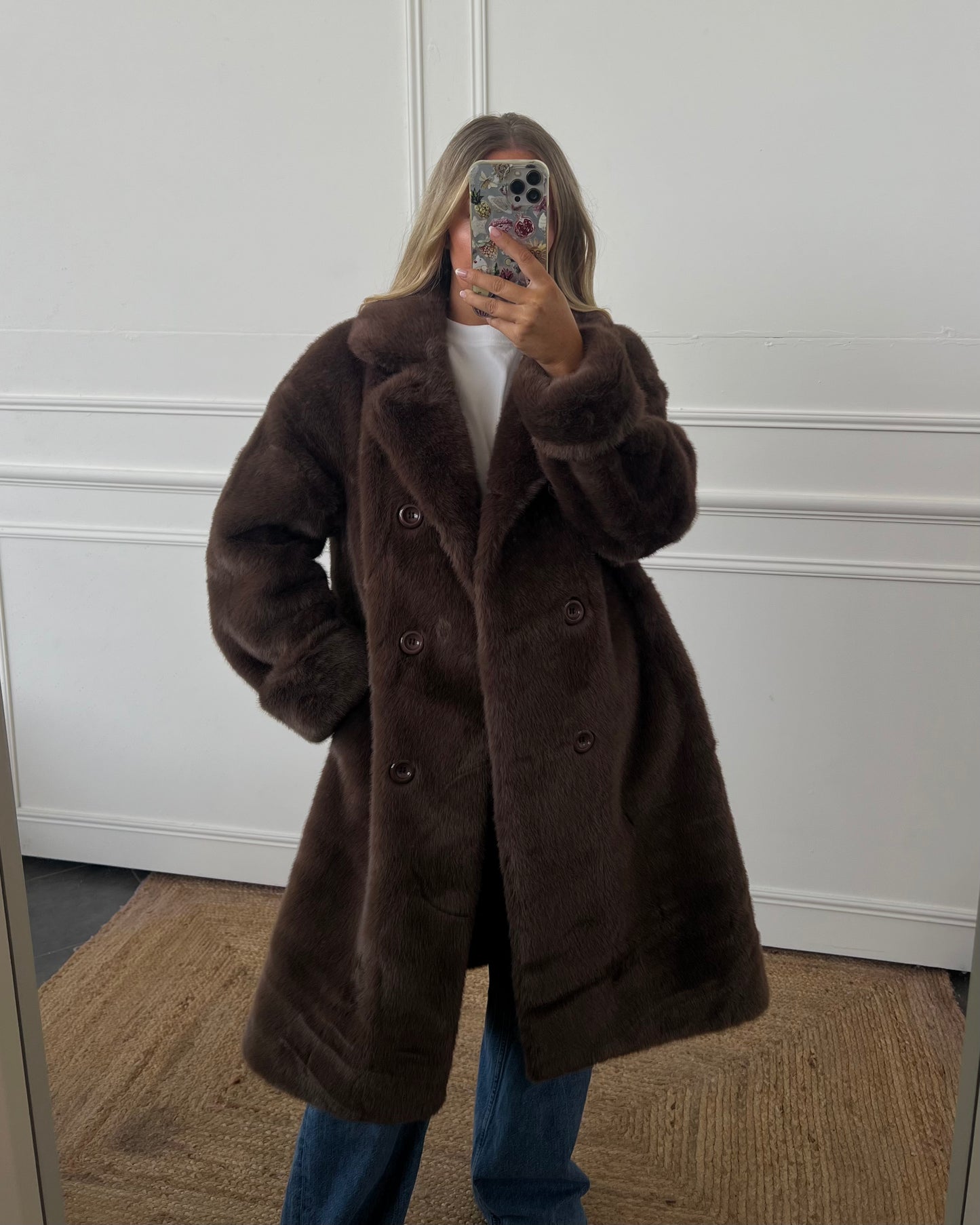 CHOCOLATE BROWN FAUX FUR
