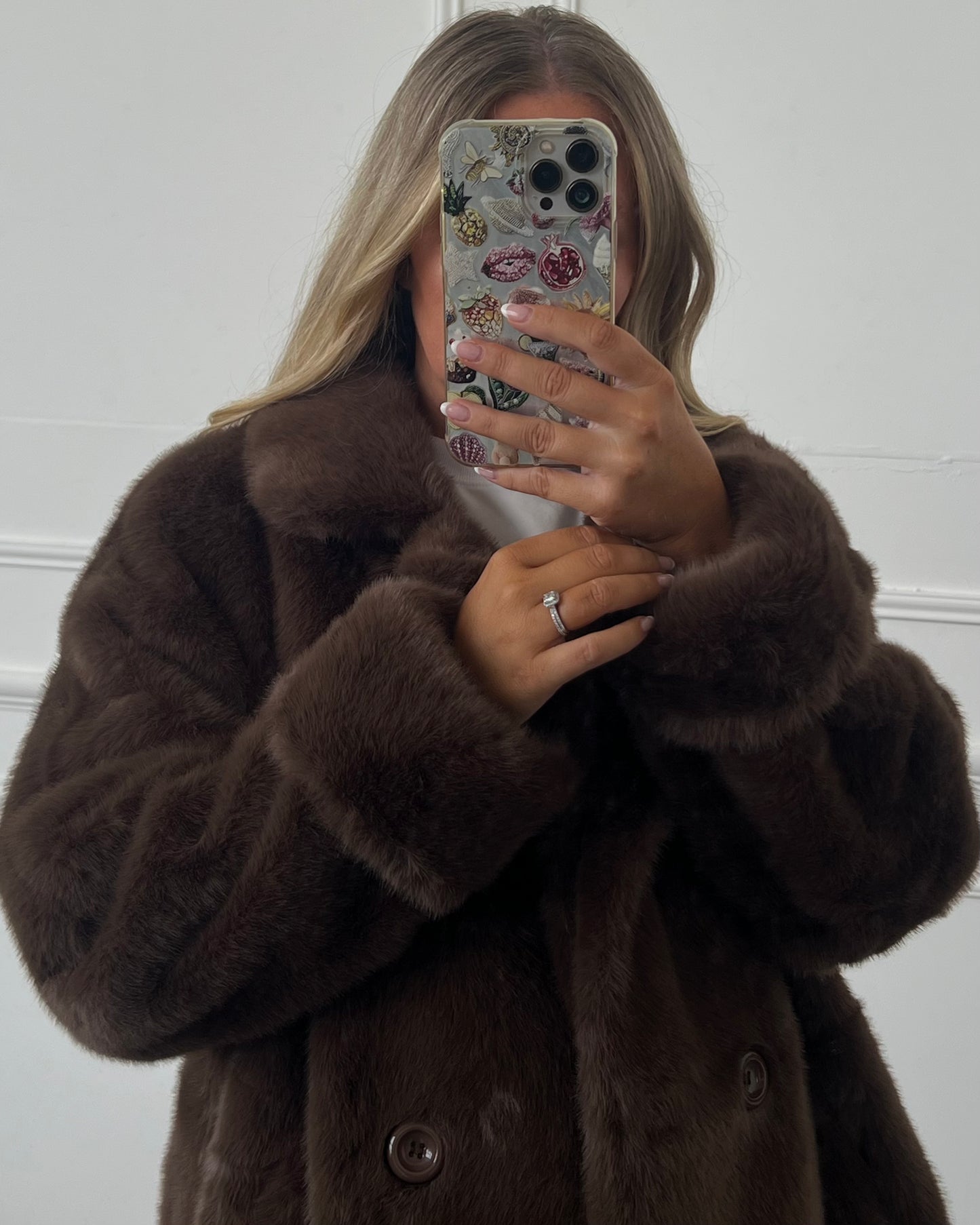 CHOCOLATE BROWN FAUX FUR