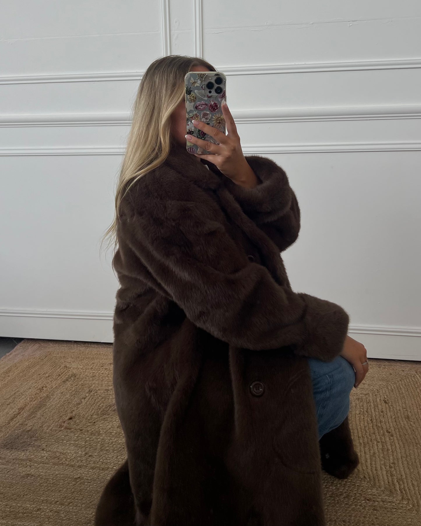 CHOCOLATE BROWN FAUX FUR