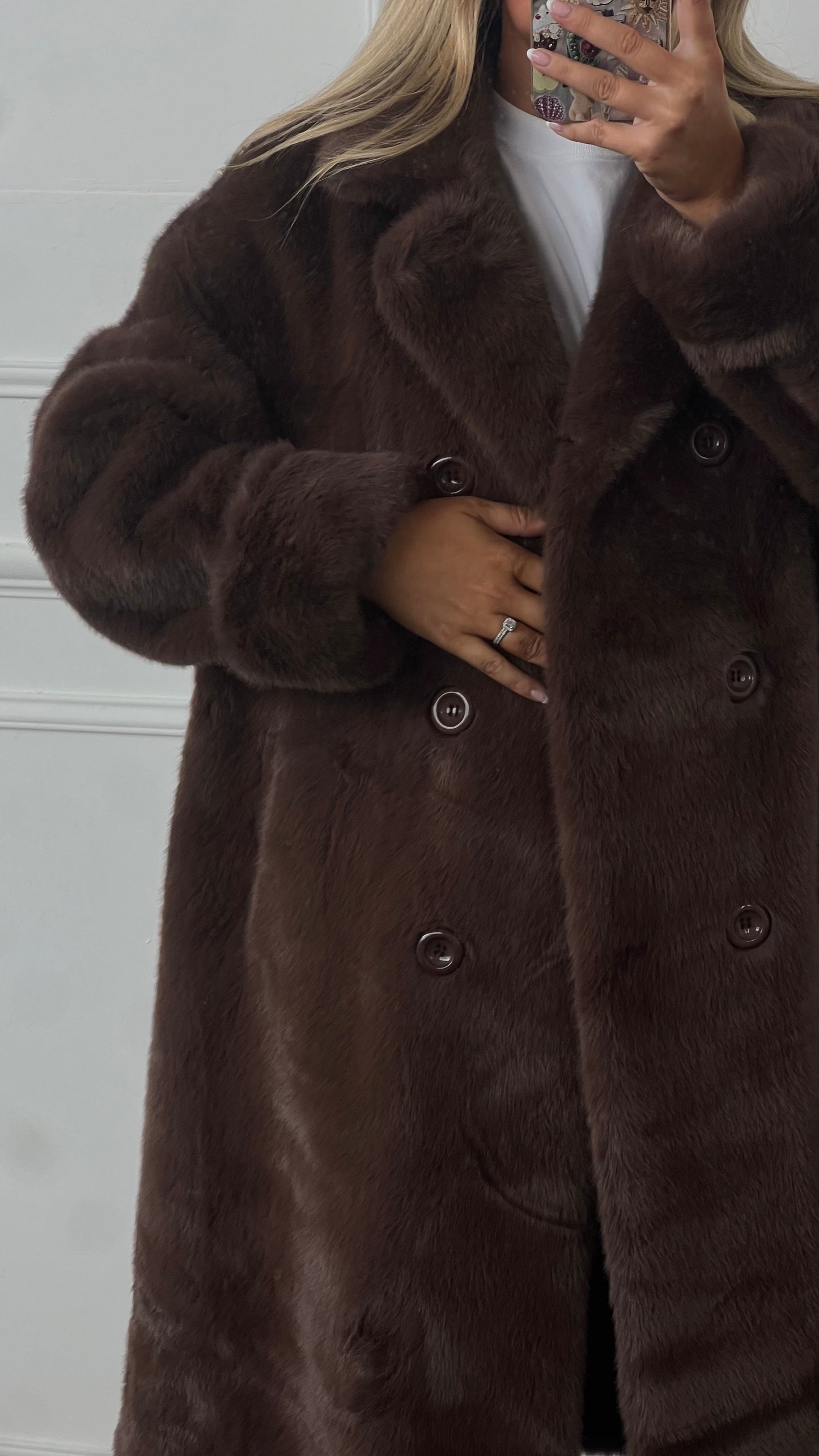 CHOCOLATE BROWN FAUX FUR