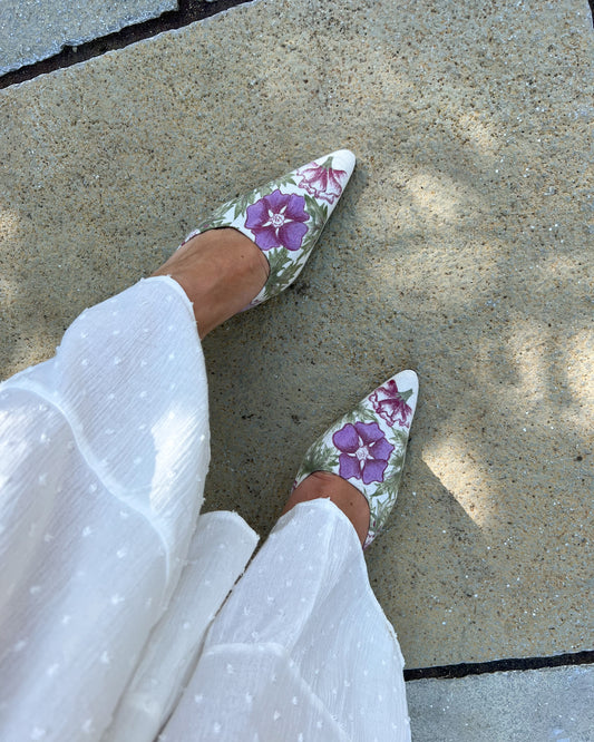 VINTAGE FLORAL EMBROIDERED KITTEN HEEL