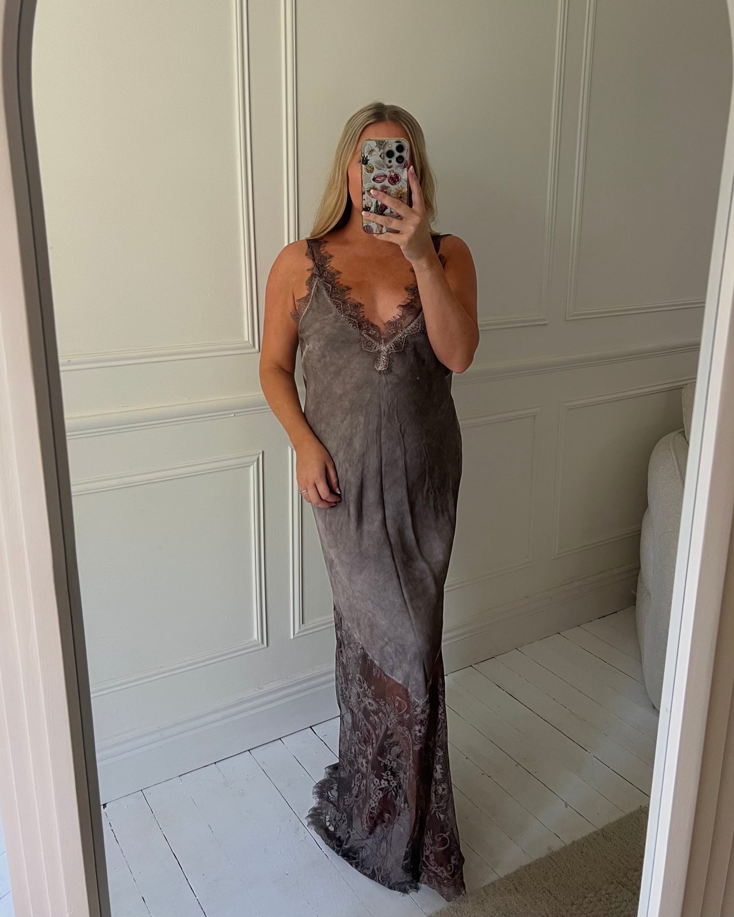 LUXE LACE MAXI DRESS